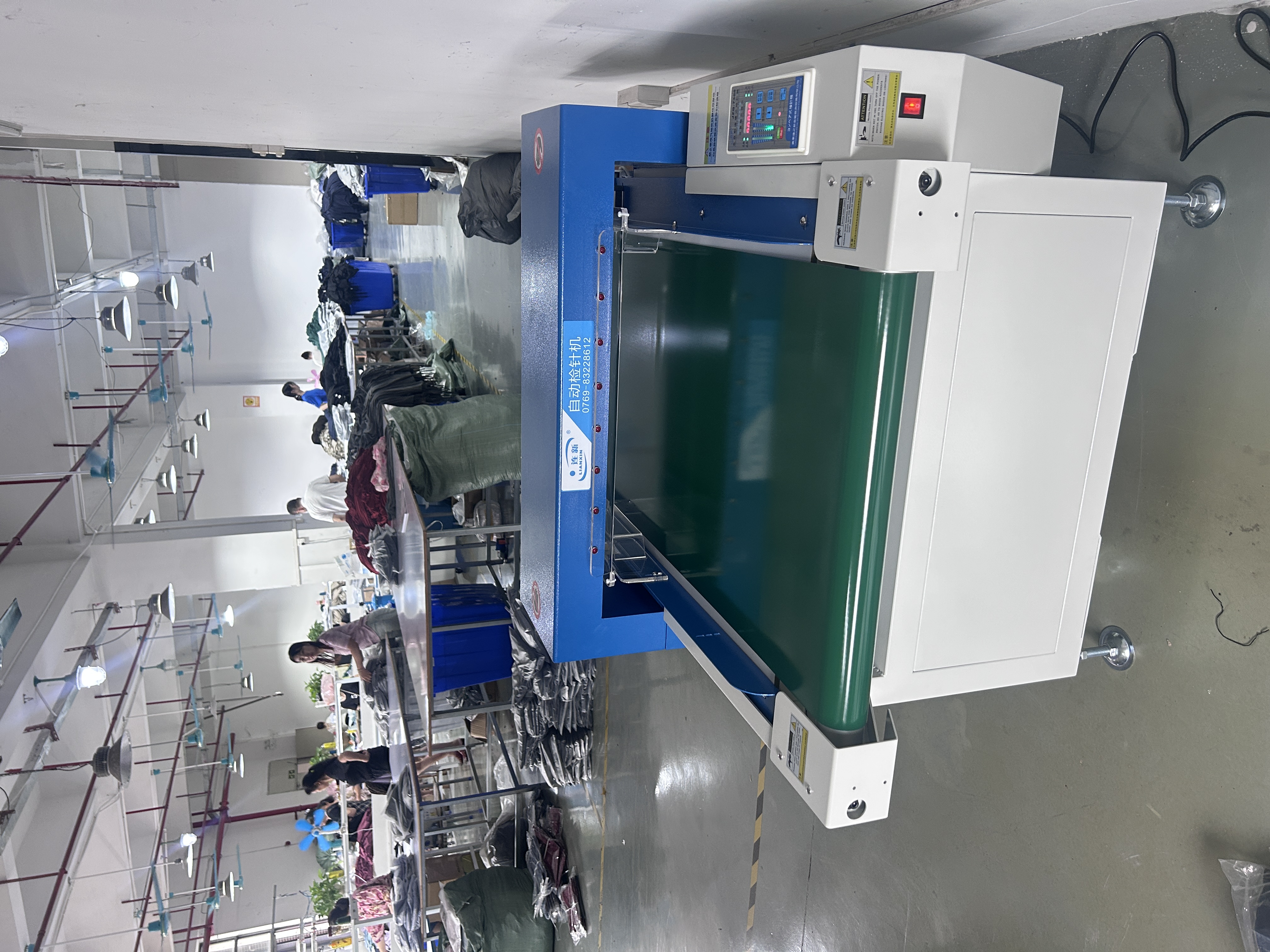 廣東某服裝廠——使用連新牌檢針機(jī)